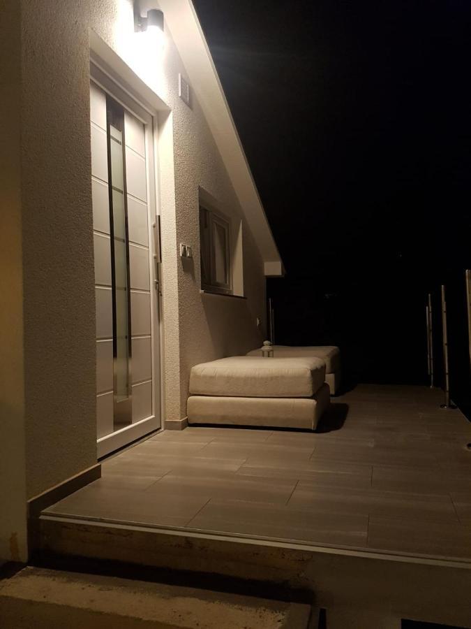 Apartments And Rooms Ivana Krk Town Exterior photo